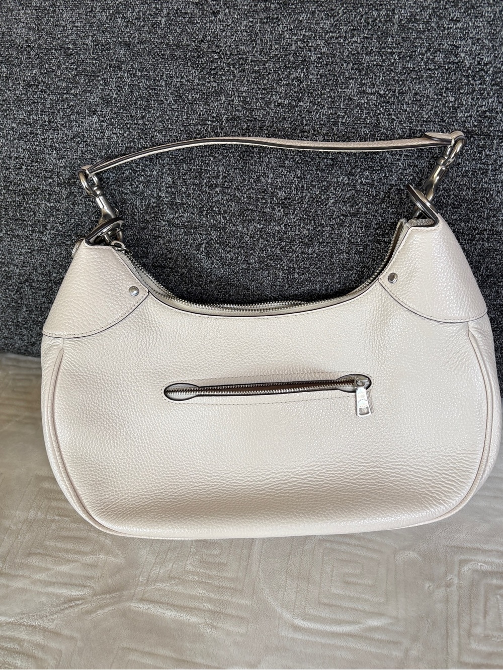 Coach White Pebbled Leather Shoulder Bag with Detachable Strap - Picture 2 of 10